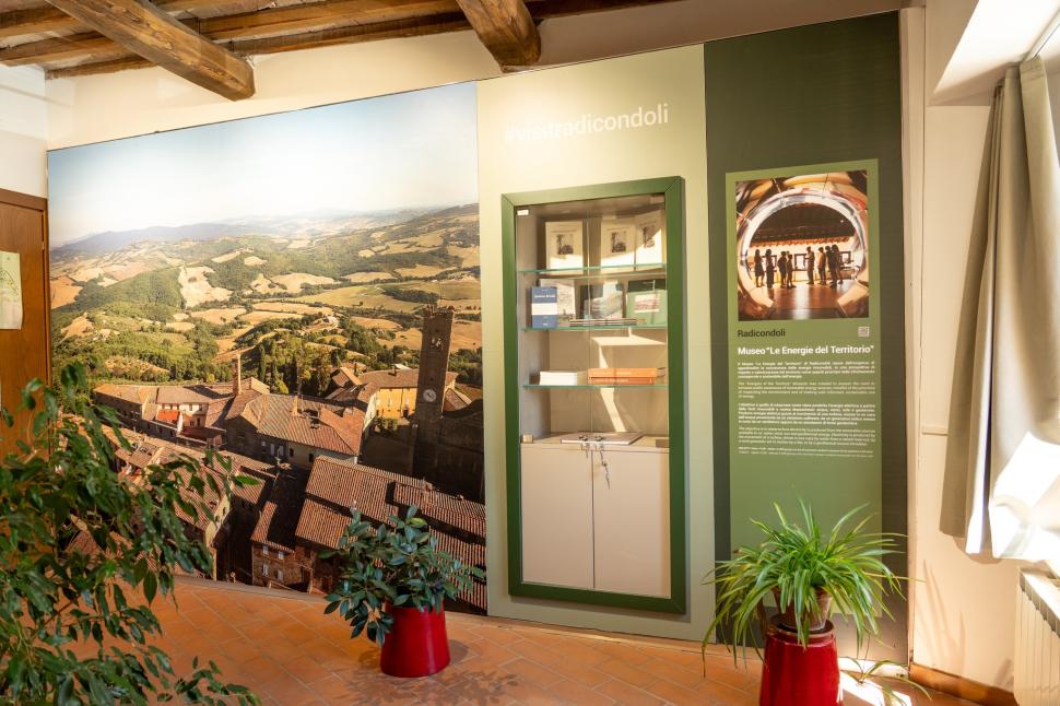 Un pitoresc oraș medieval de lângă Florența dă 400.000 de euro celor care vor să se mute acolo. Casele sunt frumoase și îngrijite 1030923