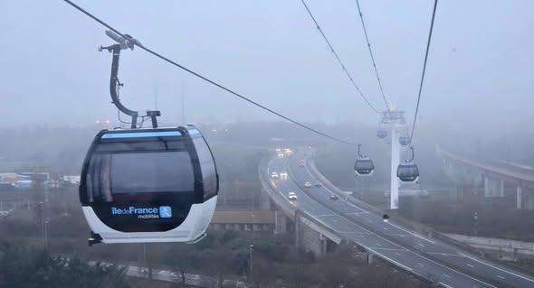 Francezii pot merge la serviciu spre Paris cu telefericul. Proiectul a costat aproape 140 de milioane de euro 1031168