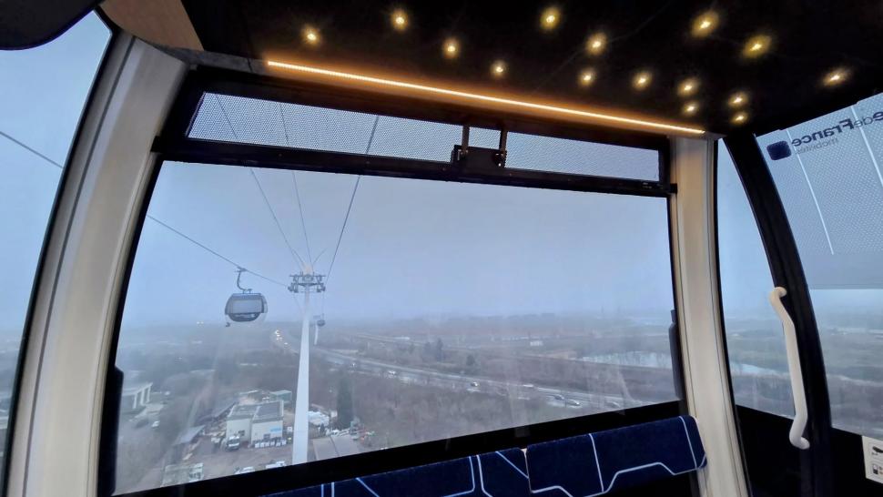 Francezii pot merge la serviciu spre Paris cu telefericul. Proiectul a costat aproape 140 de milioane de euro 1031169