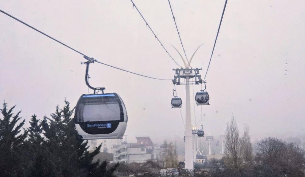 Francezii pot merge la serviciu spre Paris cu telefericul. Proiectul a costat aproape 140 de milioane de euro 1031170