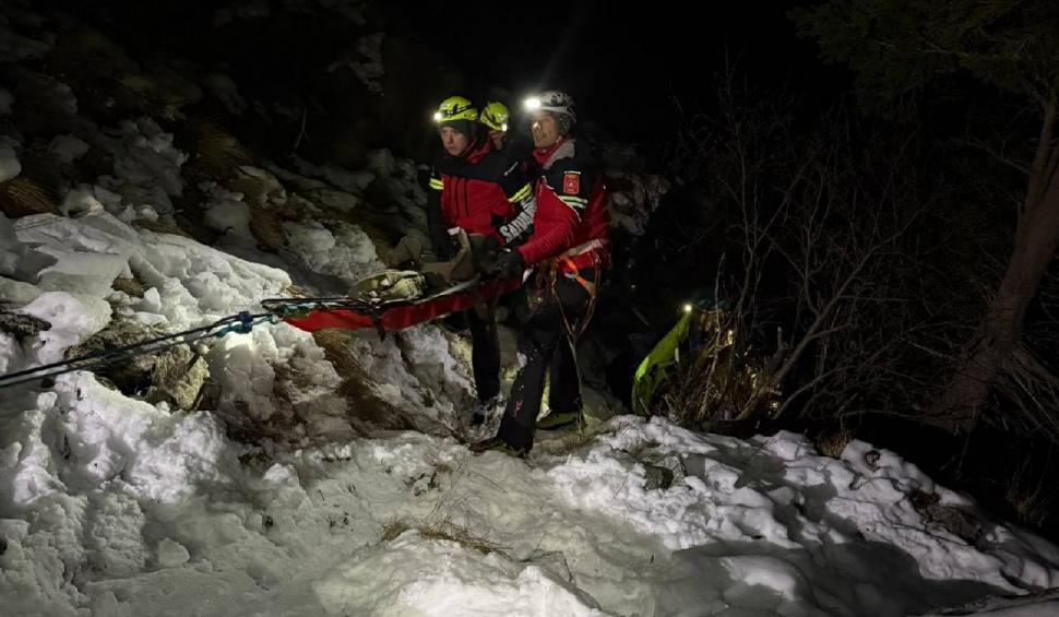 Operațiune dificilă în Munții Făgăraș: un bărbat accidentat a fost salvat după 16 ore de intervenție 1031229