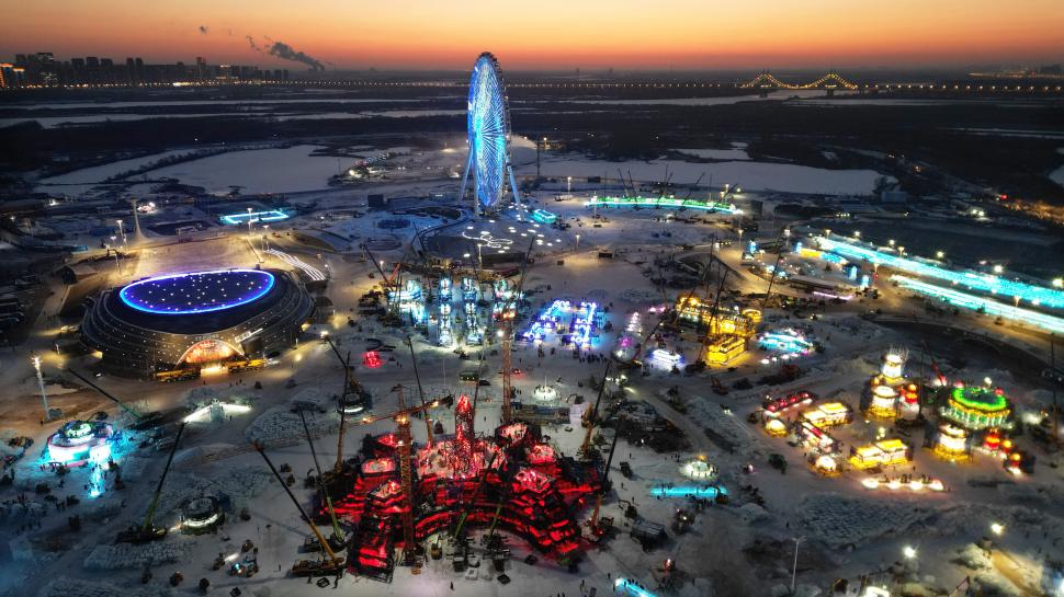 Cel mai mare parc tematic de iarnă din lume se deschide în China, pe o suprafață record de 1,2 milioane de metri pătraţi 1031354