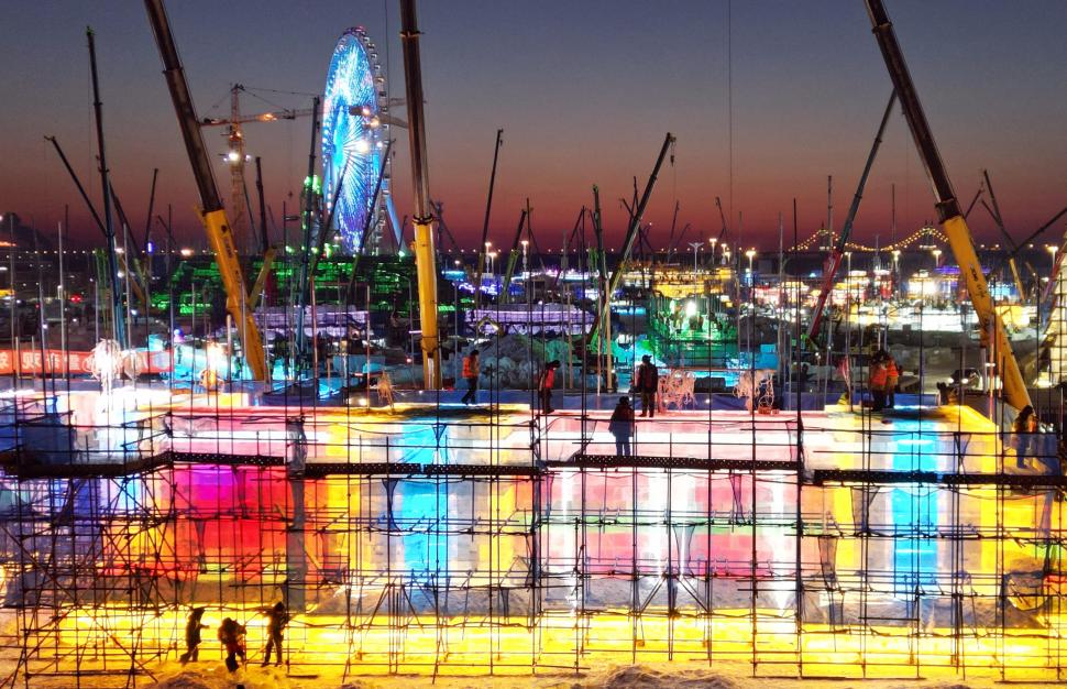 Cel mai mare parc tematic de iarnă din lume se deschide în China, pe o suprafață record de 1,2 milioane de metri pătraţi 1031355