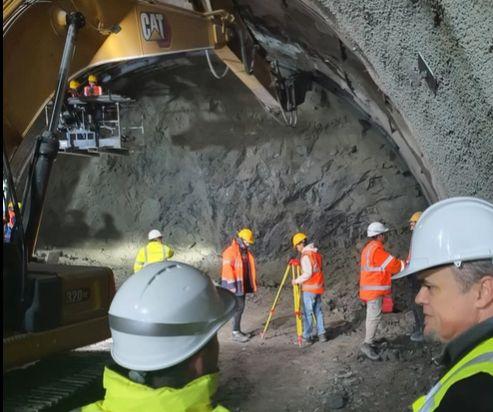 Avans spectaculos la lucrările Autostrăzii A1 Sibiu- Pitești. Cum arată tunelul și viaductele de pe Secțiunea Boița-Cornetu 1031682