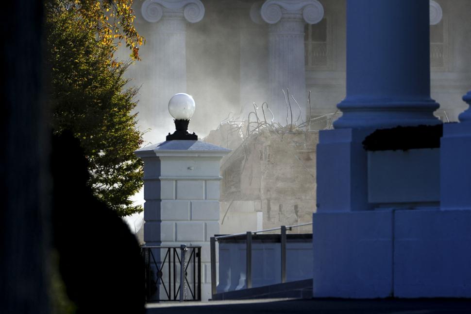 Construcția sălii de bal de 300 de milioane de dolari la Casa Albă a fost contestată în instanţă: „Trump nu are voie să demoleze” 1031778