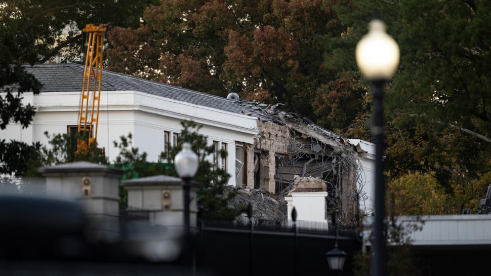 Construcția sălii de bal de 300 de milioane de dolari la Casa Albă a fost contestată în instanţă: „Trump nu are voie să demoleze” 1031781