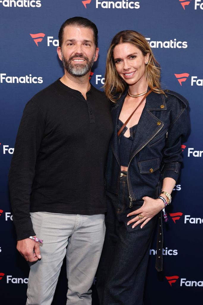 Donald Trump Jr. şi Bettina Anderson s-au logodit după un an de relaţie 1031650