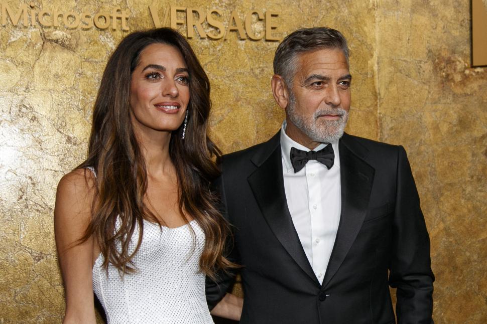 George Clooney a luat o decizie surprinzătoare. Nu va mai săruta o altă femeie în afară de soţia sa nici pe platourile de filmare 1031702
