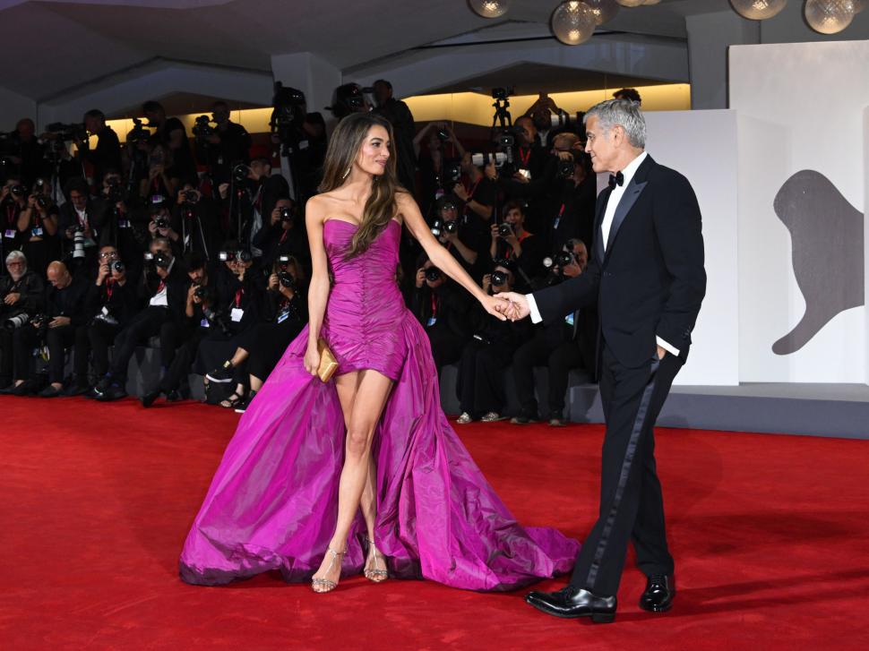 George Clooney a luat o decizie surprinzătoare. Nu va mai săruta o altă femeie în afară de soţia sa nici pe platourile de filmare 1031705