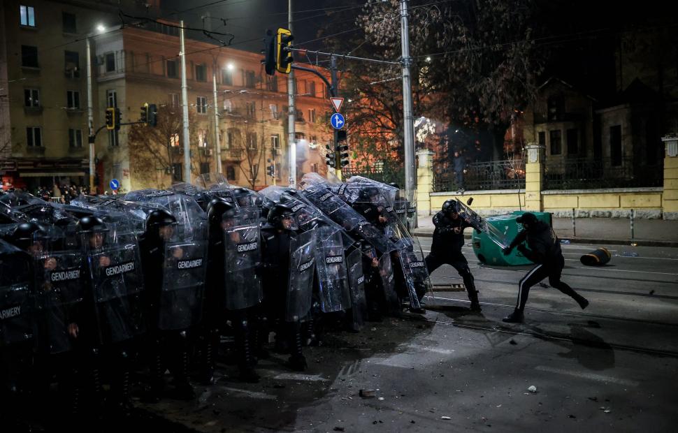 Ce urmează în Bulgaria după demisia guvernului: Generația Z continuă protestele, iar partidele pregătesc terenul pentru anticipate 1032597