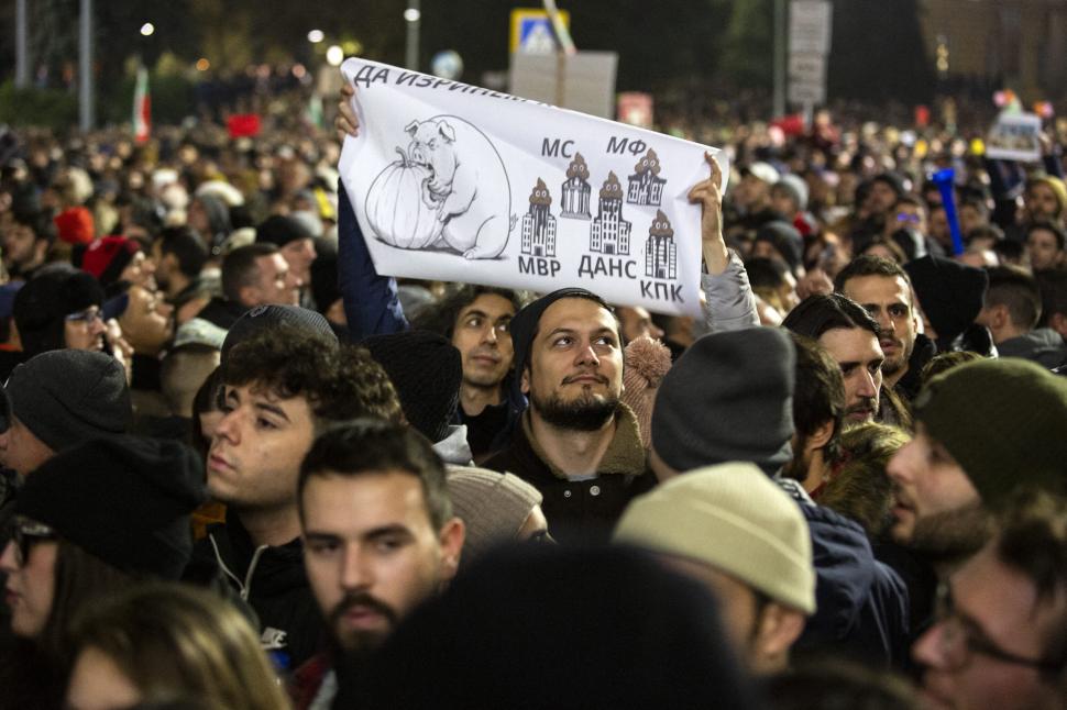 Ce urmează în Bulgaria după demisia guvernului: Generația Z continuă protestele, iar partidele pregătesc terenul pentru anticipate 1032600