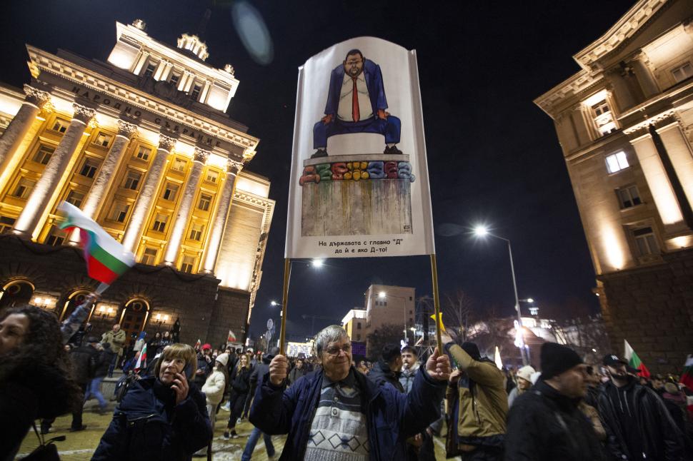 Ce urmează în Bulgaria după demisia guvernului: Generația Z continuă protestele, iar partidele pregătesc terenul pentru anticipate 1032601