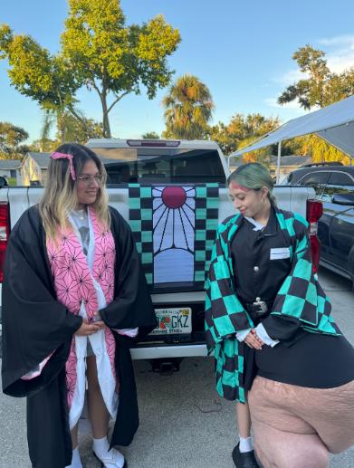 Piciorul unei fete de 14 ani a crescut mai repede decât restul corpului și a ajuns la 77 kg. Boala ei e atât de rară încât nu are nume  1032716