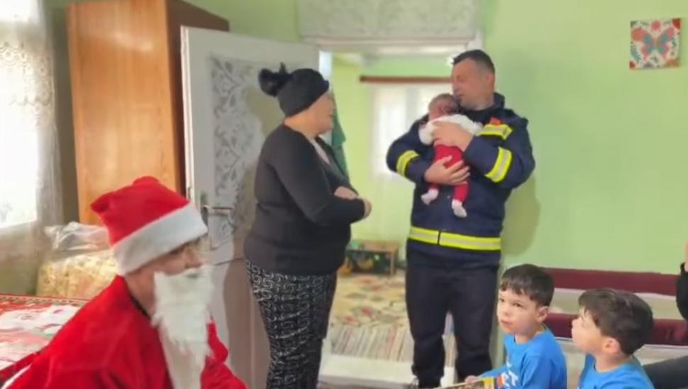 Imaginile omeniei. Un pompier a oferit unei familii cu șapte copii, care risca să rămână pe drumuri, casa moștenită de la bunici 1033027