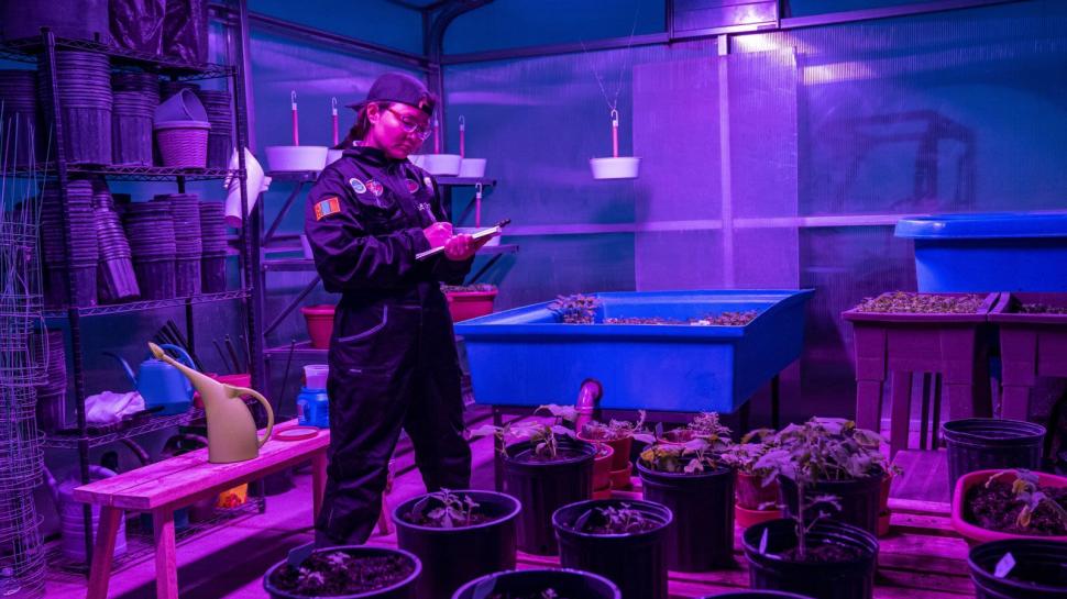 În interiorul „taberei de pe Marte” din Mongolia. Aventura extremă care își propune să transforme turiștii în astronauți 1032377