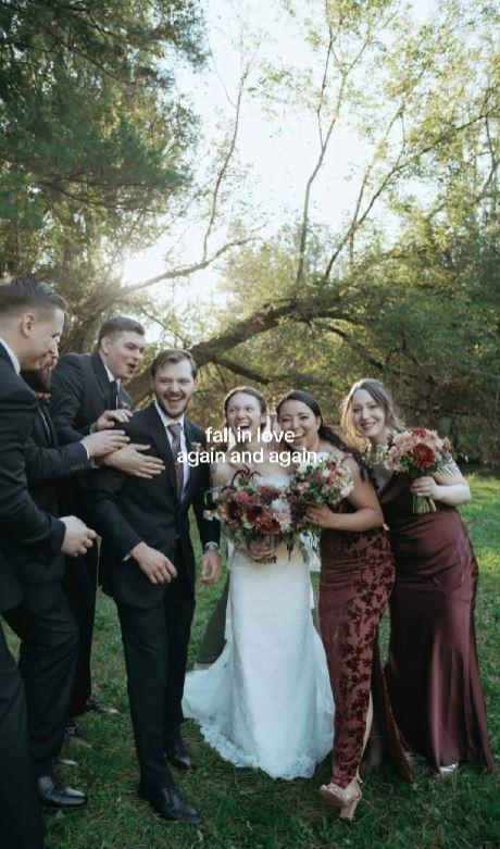 O mireasă fără machiaj a devenit virală după ce a publicat poze din ziua nunții. Motivul surprinzător pentru care a ales naturalețea 1032429