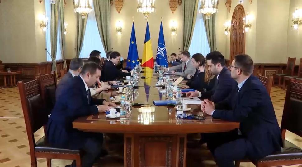 598712201_2478216102580115_42574804593571108_n