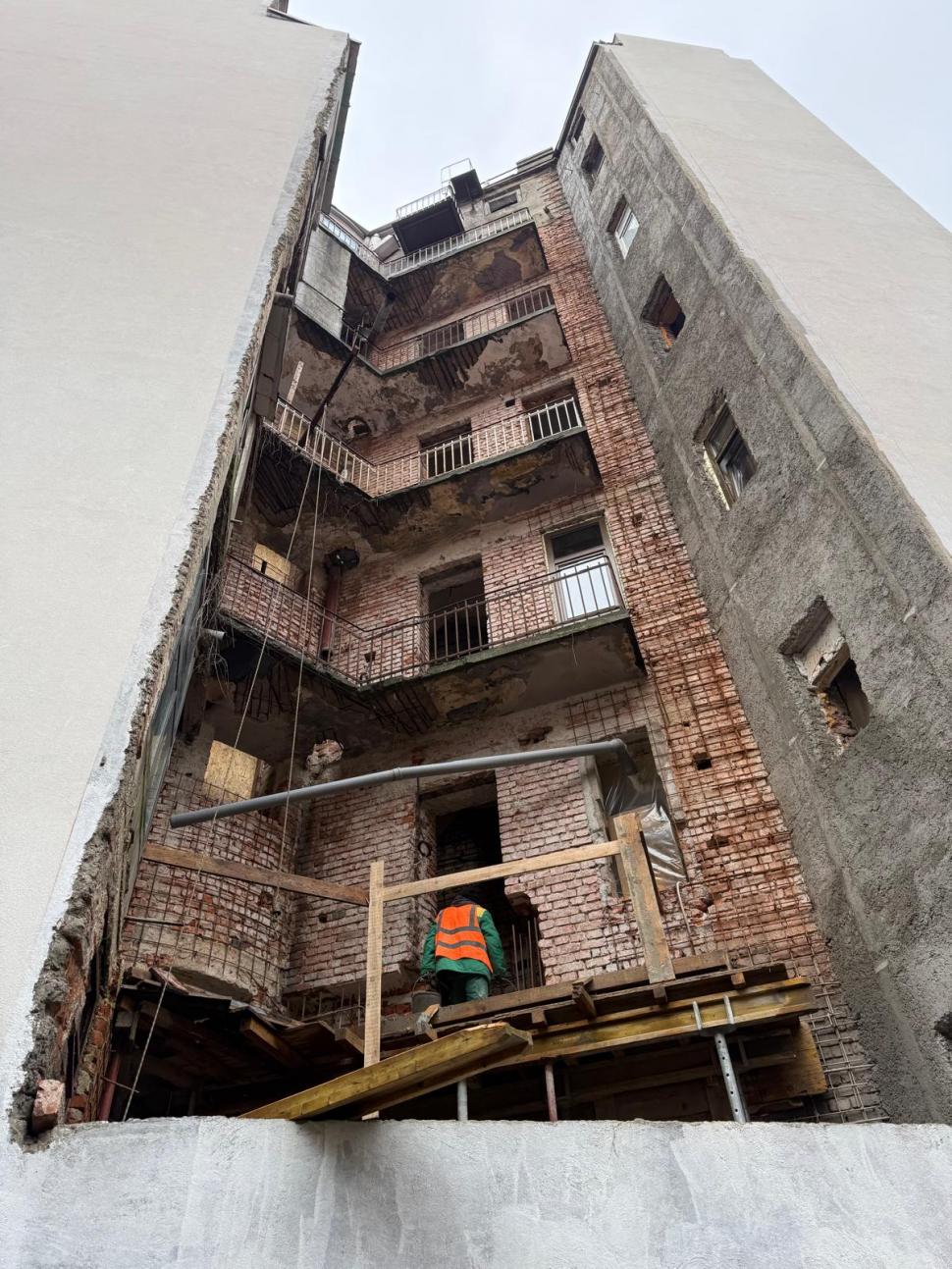 Primarul Capitalei a semnat finanţarea pentru consolidarea a 6 clădiri istorice. Muzeul „Gheorghe Tăttărescu” este pe listă 1033539