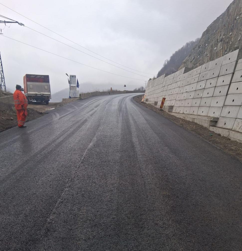 CNAIR: Circulație fără restricții pe DN 10, la Siriu, după finalizarea lucrărilor de consolidare a versantului 1033729