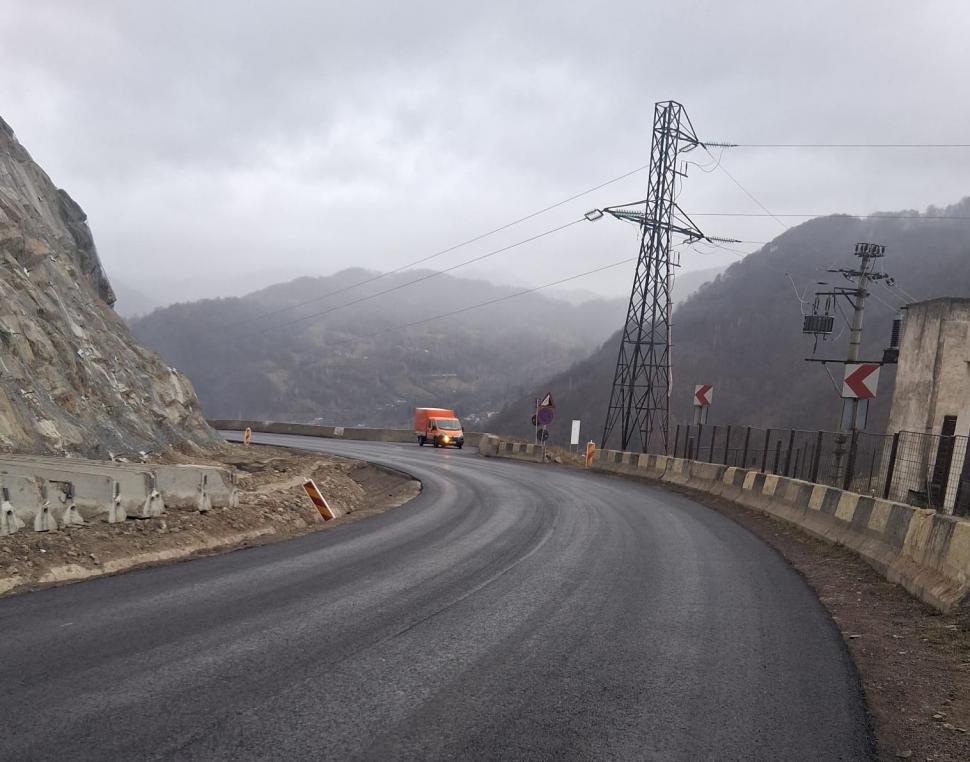 CNAIR: Circulație fără restricții pe DN 10, la Siriu, după finalizarea lucrărilor de consolidare a versantului 1033730