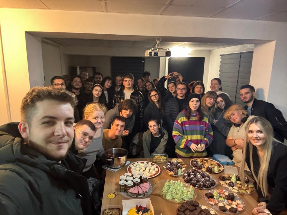 "Am strâns 6.800 de euro". Cum ajută asociaţiile studenţeşti oamenii cu situaţii sociale precare 1033556