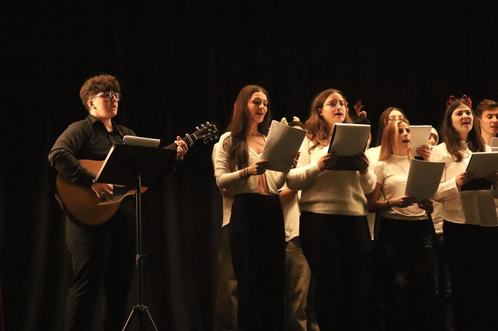 "Am strâns 6.800 de euro". Cum ajută asociaţiile studenţeşti oamenii cu situaţii sociale precare 1033873