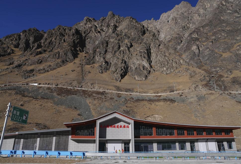 Cel mai lung tunel din lume este finalizat. Are 22 de kilometri și a fost săpat în munți 1034000