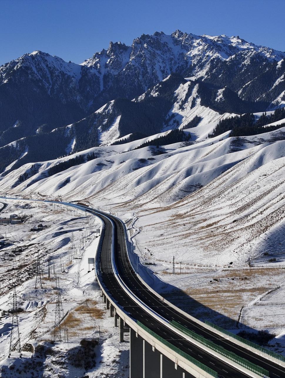 Cel mai lung tunel din lume este finalizat. Are 22 de kilometri și a fost săpat în munți 1034001