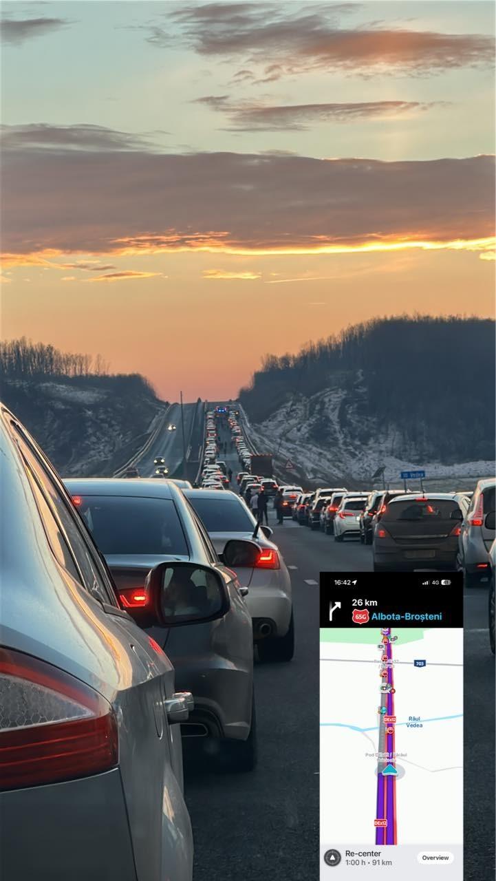 Accident grav în judeţul Olt, în care au fost implicate zece mașini cu 27 de oameni. A fost activat planul roșu de intervenție  1034148