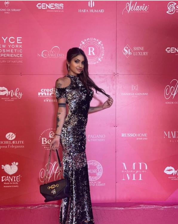 Cum a ajutat o influenceriță de 23 de ani la prinderea unui hacker care fura conturile de pe rețelele sociale şi apoi trecea la şantaj  1034133