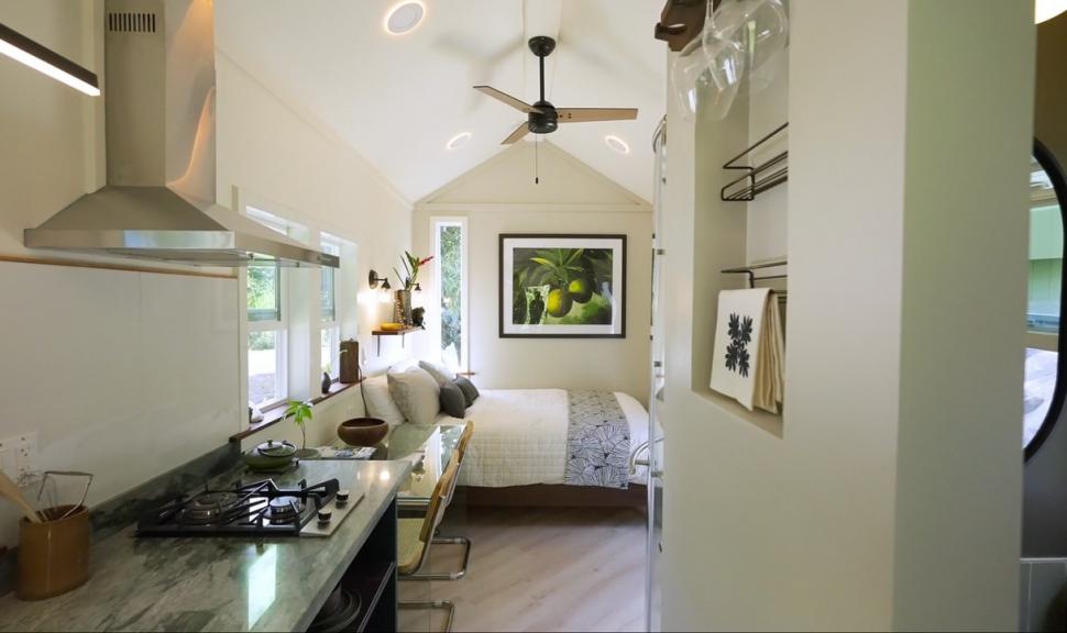 Oamenii sunt fermecați de această micro-casă de 2,5 metri lățime, cu un interior încântător. Ce dotări are și cât costă 1034245