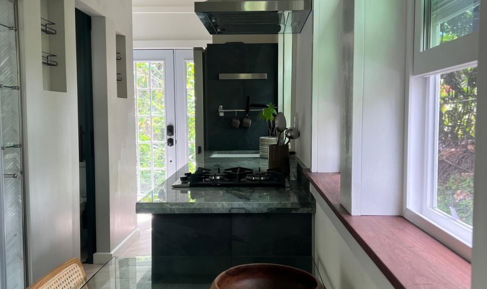 Oamenii sunt fermecați de această micro-casă de 2,5 metri lățime, cu un interior încântător. Ce dotări are și cât costă 1034246