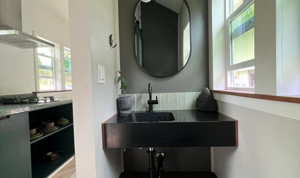 Oamenii sunt fermecați de această micro-casă de 2,5 metri lățime, cu un interior încântător. Ce dotări are și cât costă 1034257