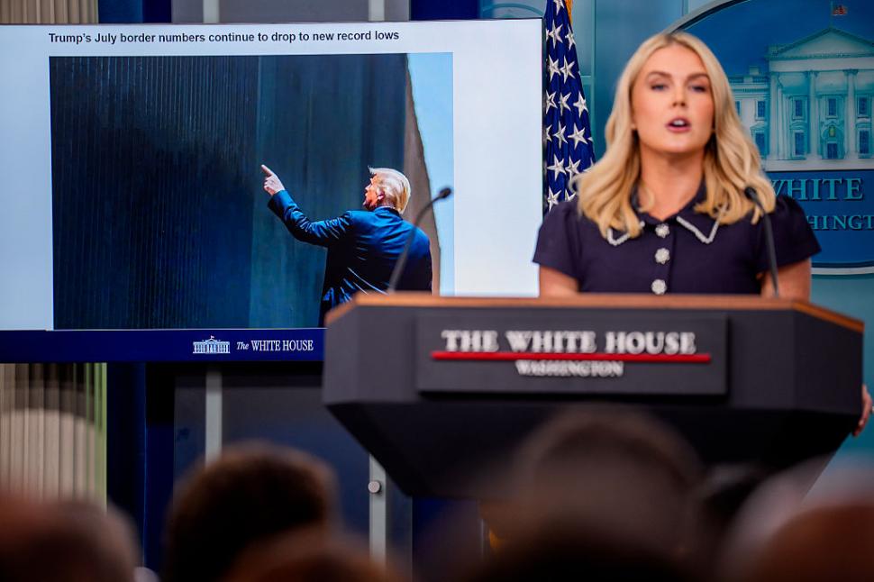 Purtătoarea de cuvânt a Casei Albe anunță că e gravidă și îi mulțumește lui Donald Trump pentru asta 1034331