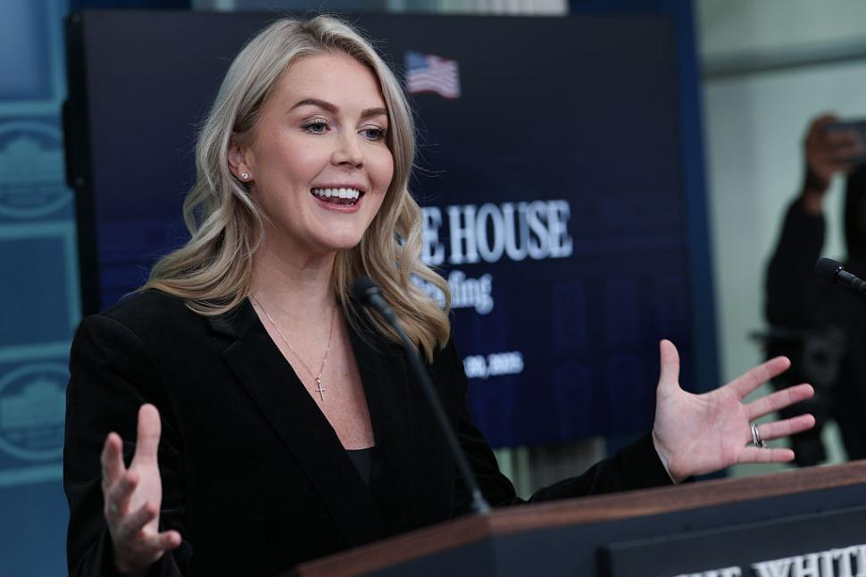 Purtătoarea de cuvânt a Casei Albe anunță că e gravidă și îi mulțumește lui Donald Trump pentru asta 1034336