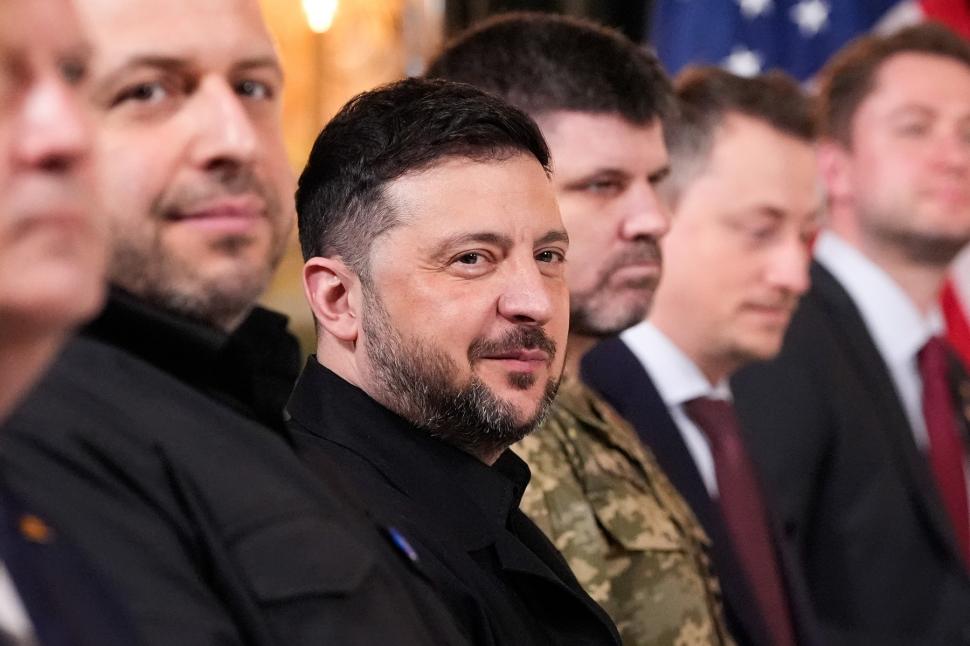 Întâlnirea de la Mar-a-Lago în imagini. Zelenski poartă cămașă și sacou, Trump l-a servit cu creveți în cocos 1034548