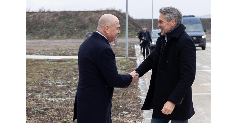 Imagini cu Ilie Bolojan, la popota cu soldații NATO, la baza de la Câmpia Turzii 1034876