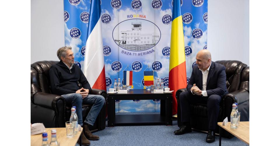 Imagini cu Ilie Bolojan, la popota cu soldații NATO, la baza de la Câmpia Turzii 1034877