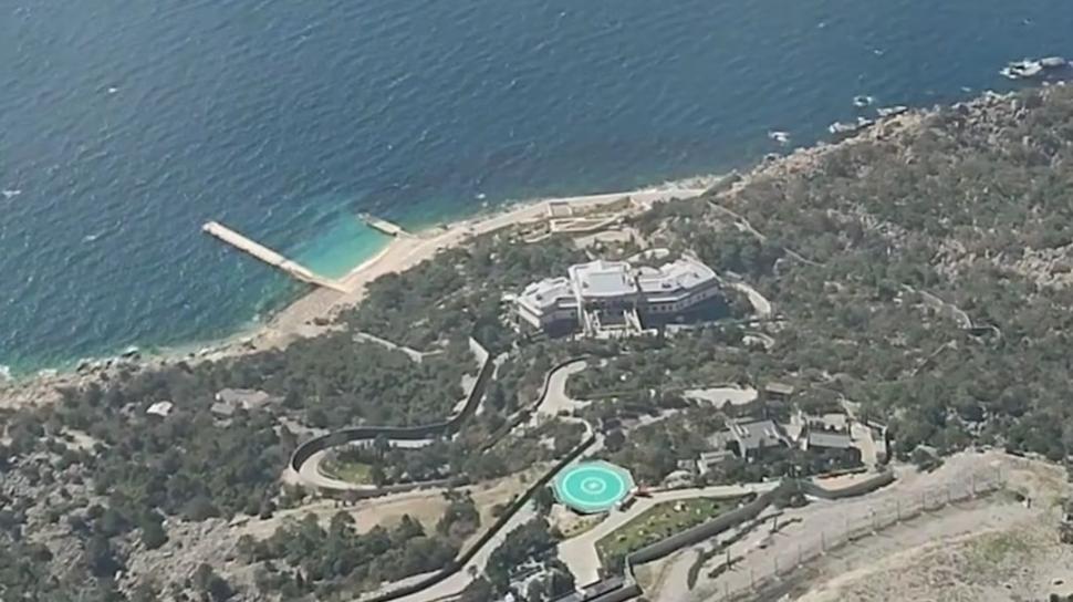 Putin și-a făcut încă un palat, în Crimeea. Are și spital la parter, cu sală de operație, criocameră și aparate cu raze X 1034915