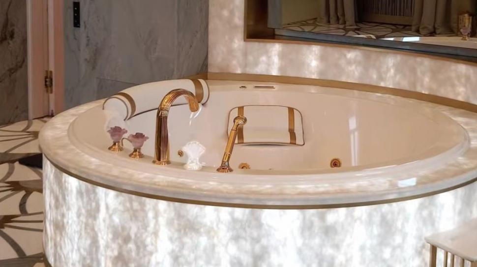 Putin și-a făcut încă un palat, în Crimeea. Are și spital la parter, cu sală de operație, criocameră și aparate cu raze X 1034921