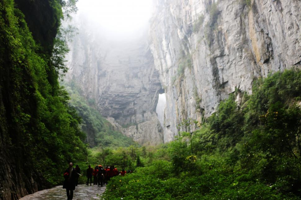 Podurile din Wulong au ajuns o atracție principală în „orașul 8D” Chongqing: Cum arată cele 3 minuni naturale care apar în Transformers 1035086