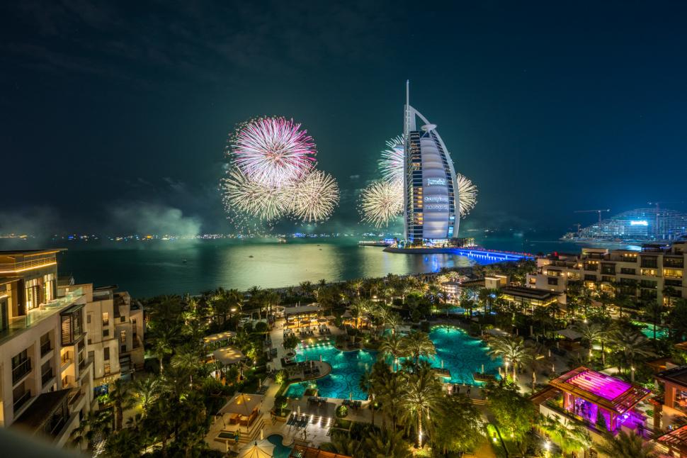 Cum a întâmpinat lumea Anul Nou. Artificii spectaculoase, tobe la Marele Zid Chinezesc, petrecere record pe plaja din Copacabana 1035185