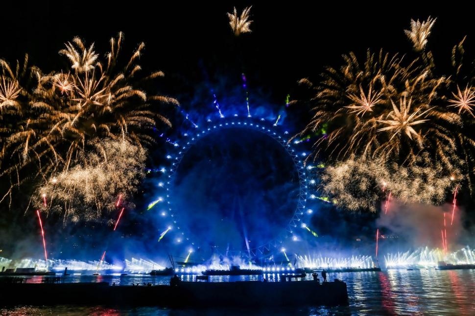 Cum a întâmpinat lumea Anul Nou. Artificii spectaculoase, tobe la Marele Zid Chinezesc, petrecere record pe plaja din Copacabana 1035196