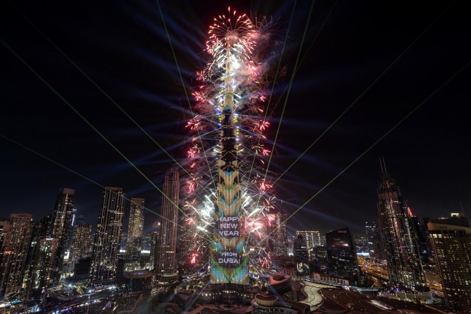 Cum a întâmpinat lumea Anul Nou. Artificii spectaculoase, tobe la Marele Zid Chinezesc, petrecere record pe plaja din Copacabana 1035197