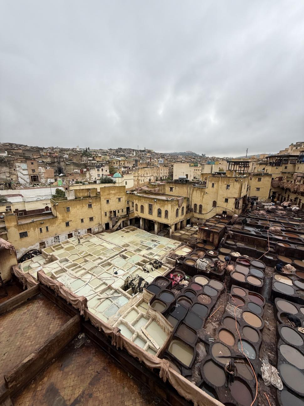 Cum arată cea mai veche pielărie din lume și de ce aici găinațul de porumbel se vinde cu 20 de euro kilogramul 1035124