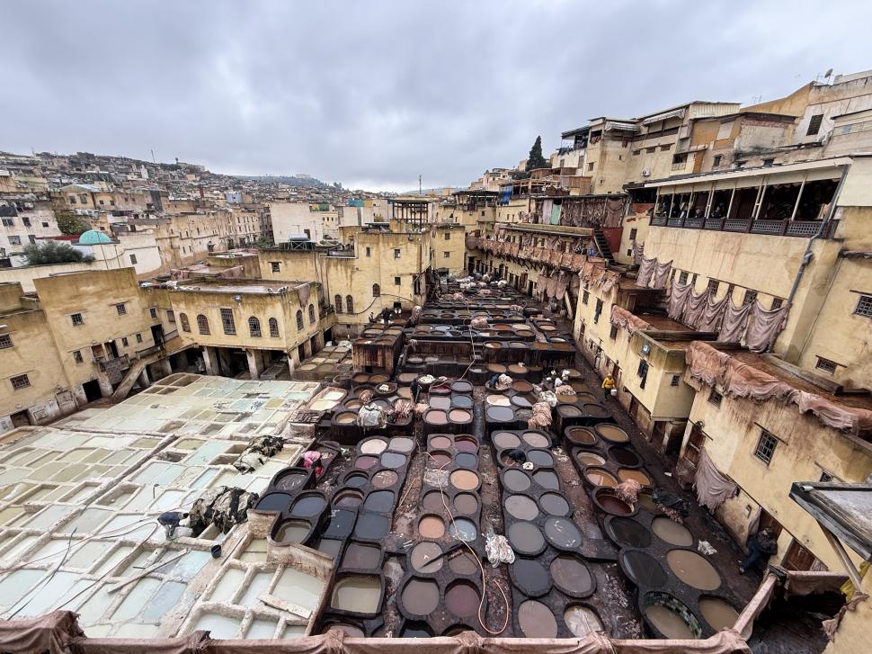 Cum arată cea mai veche pielărie din lume și de ce aici găinațul de porumbel se vinde cu 20 de euro kilogramul 1035127