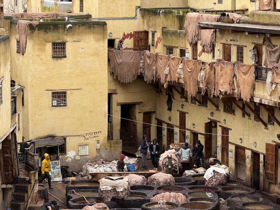 Cum arată cea mai veche pielărie din lume și de ce aici găinațul de porumbel se vinde cu 20 de euro kilogramul 1035133