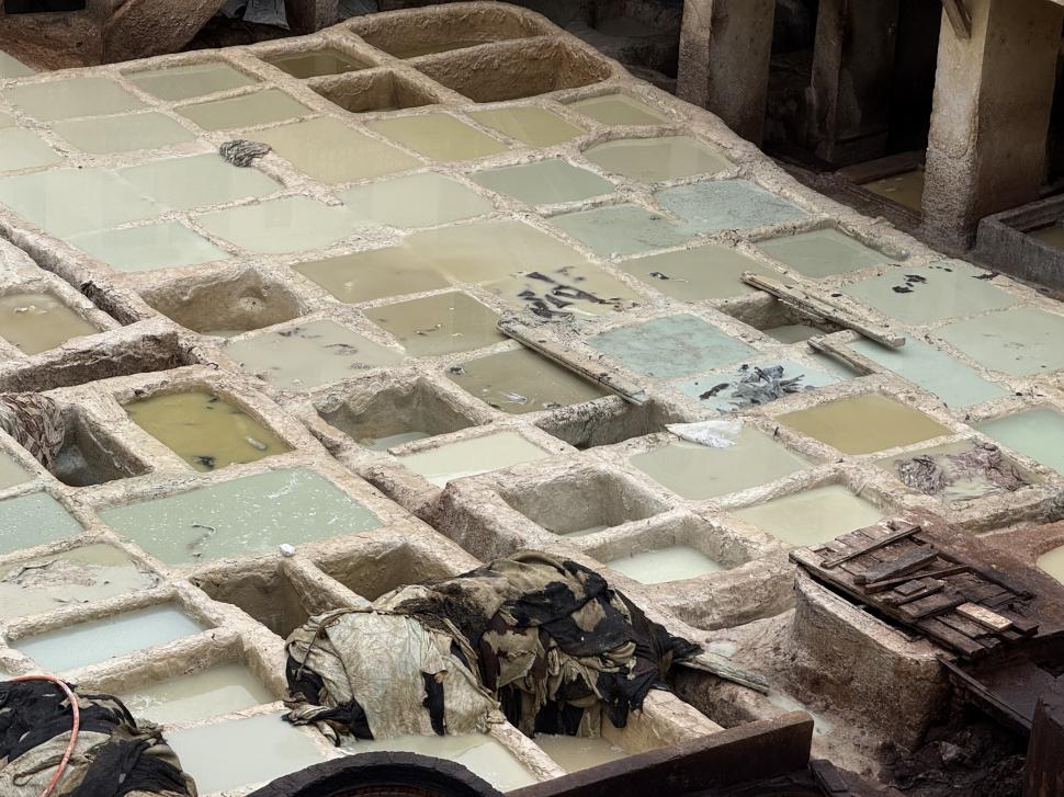 Cum arată cea mai veche pielărie din lume și de ce aici găinațul de porumbel se vinde cu 20 de euro kilogramul 1035143