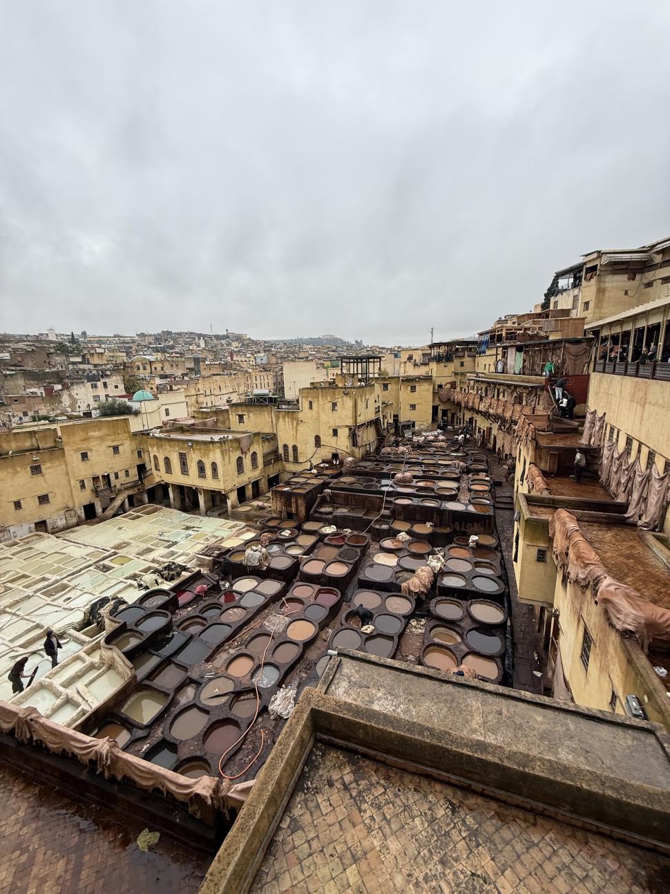 Cum arată cea mai veche pielărie din lume și de ce aici găinațul de porumbel se vinde cu 20 de euro kilogramul 1035145