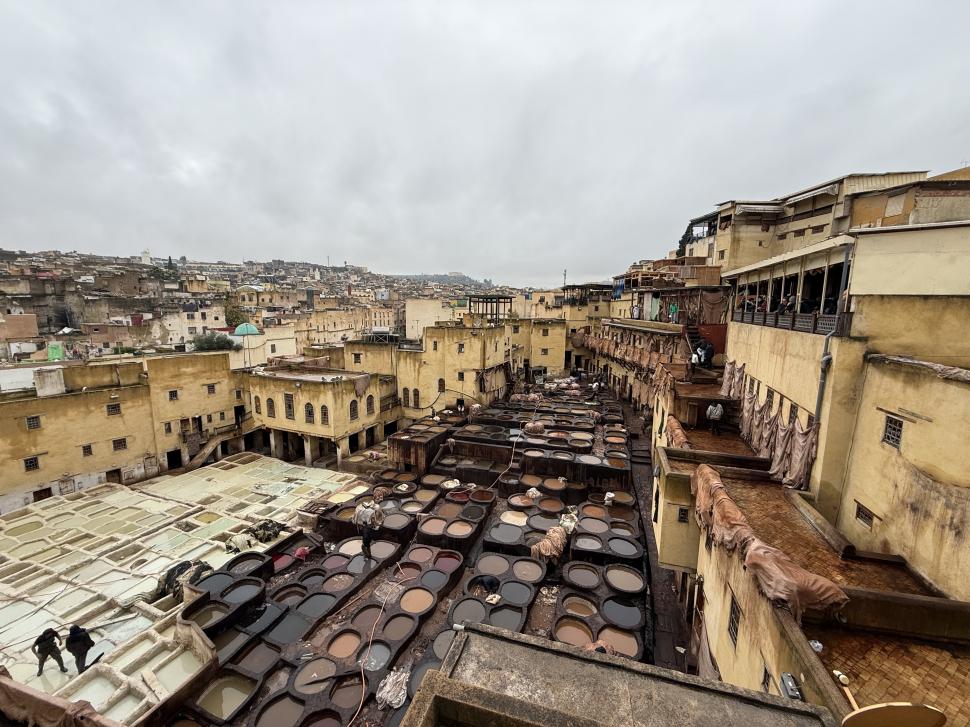 Cum arată cea mai veche pielărie din lume și de ce aici găinațul de porumbel se vinde cu 20 de euro kilogramul 1035146